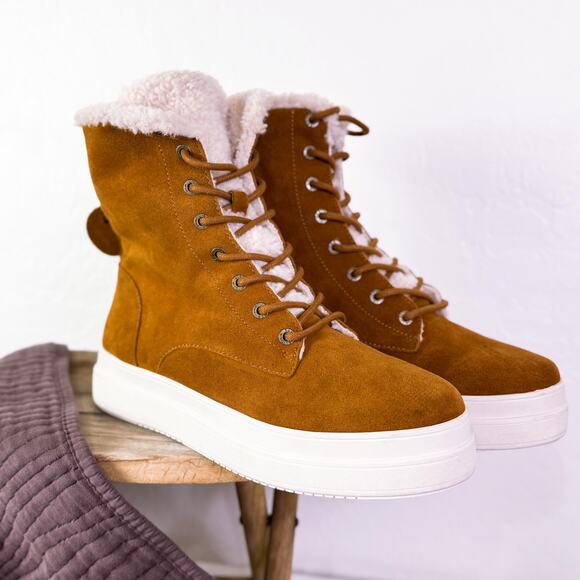 J/Slides Torrie Fleece Lined Water Resistant Platform Boots Cognac Size 10 NWT - Picture 1 of 11